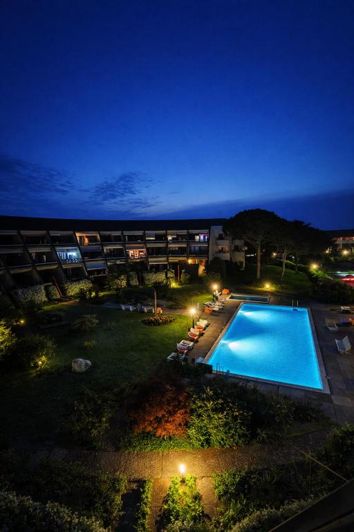 Piscina di notte